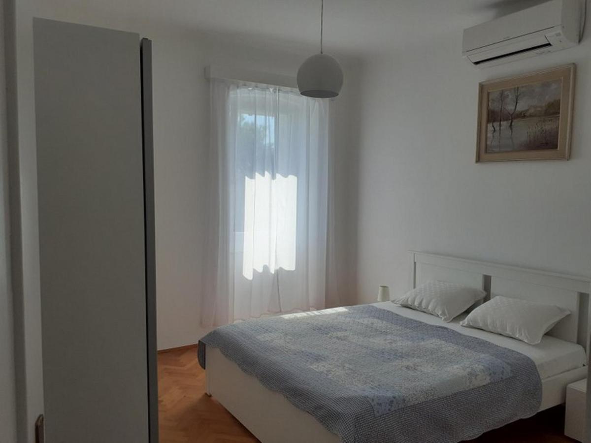 Apartment Dusan Malinska Exterior photo